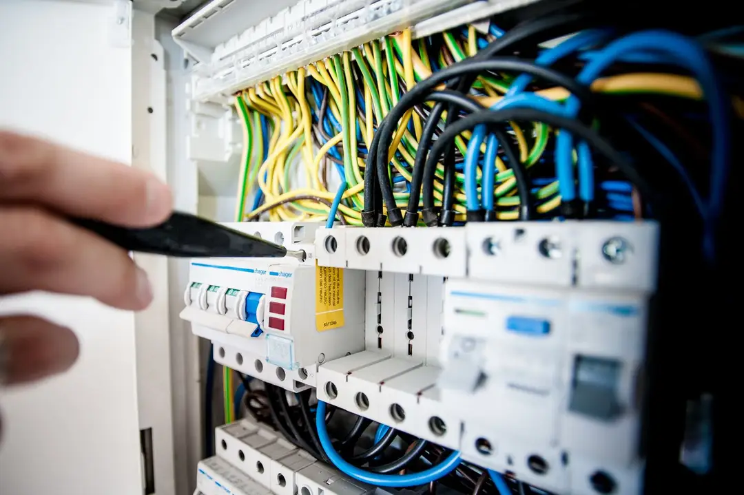 Formations STM en habilitation électrique à Bordeaux et en Gironde